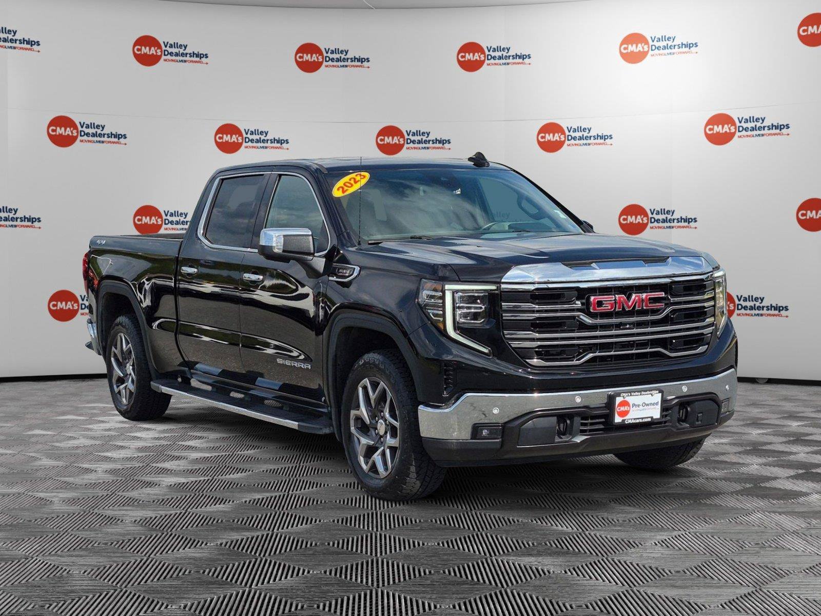 Used 2023 GMC Sierra 1500 SLT w/ SLT Premium Plus Package AWD/4WD image 7