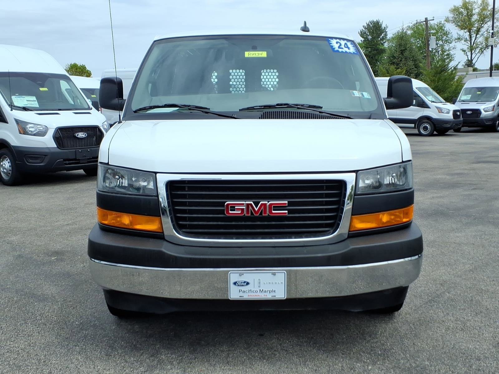 Used 2024 GMC Savana 2500 w/ Driver Convenience Package RWD image 8