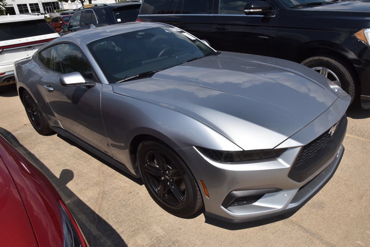 Certified 2026 Ford Mustang Premium RWD image 5