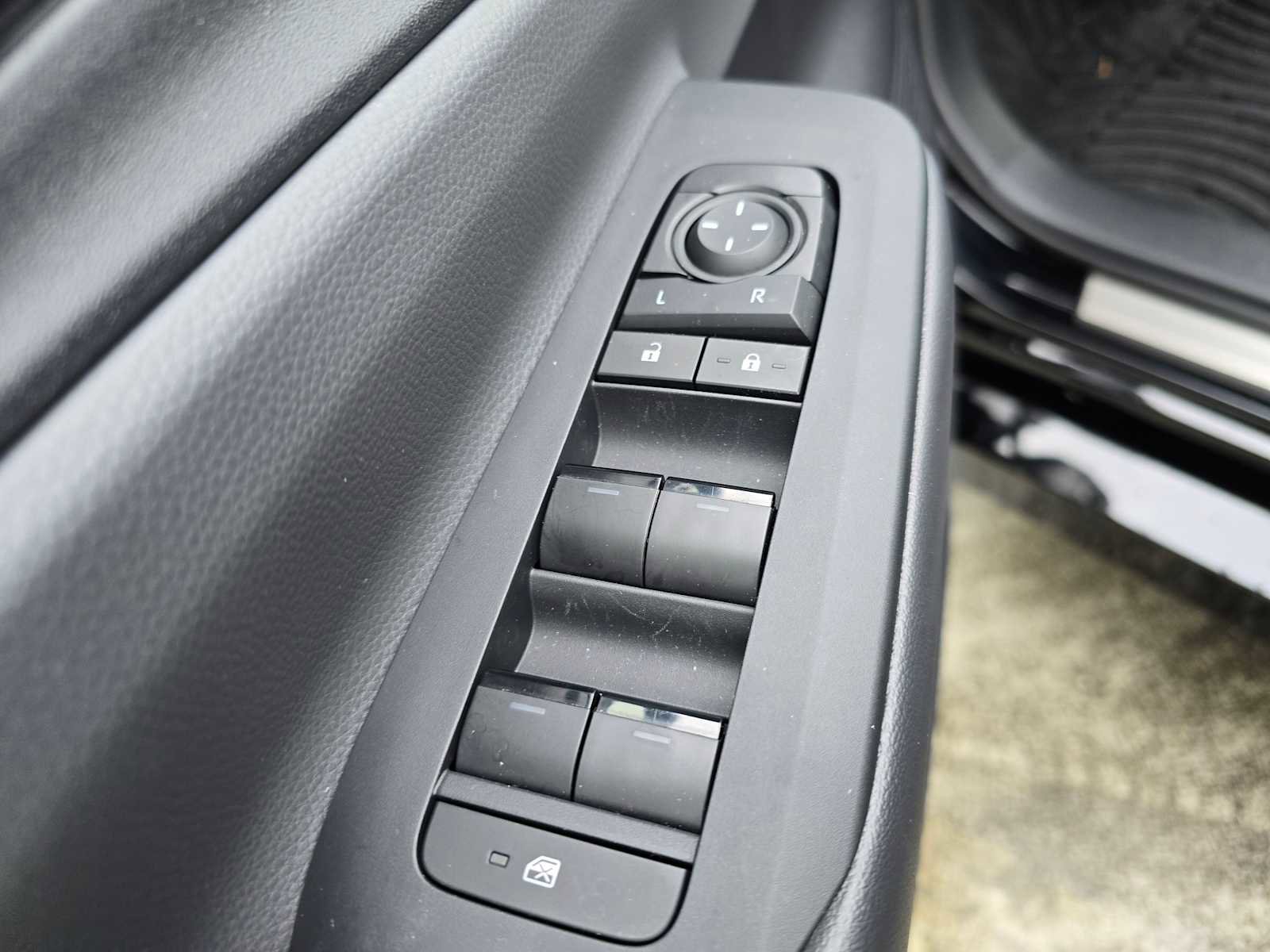 Used 2026 Toyota Prius LE image 22