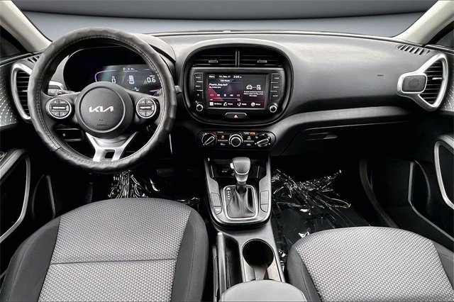 Used 2025 Kia Soul LX image 7