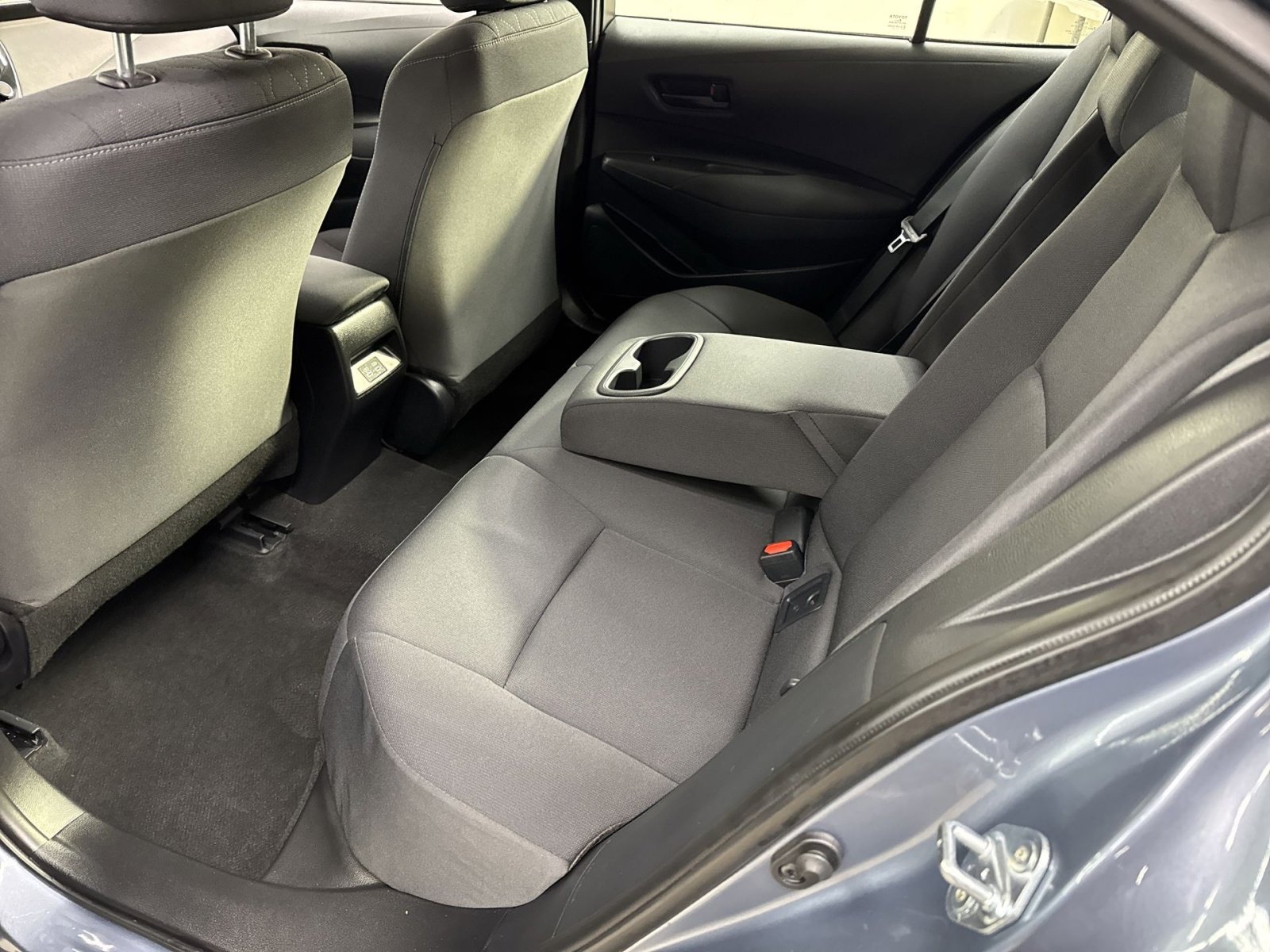 Used 2025 Toyota Corolla LE image 28