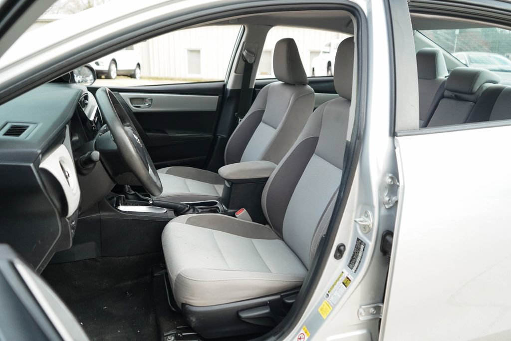 Used 2018 Toyota Corolla LE w/ Carpet Mat Package (TMS) image 8