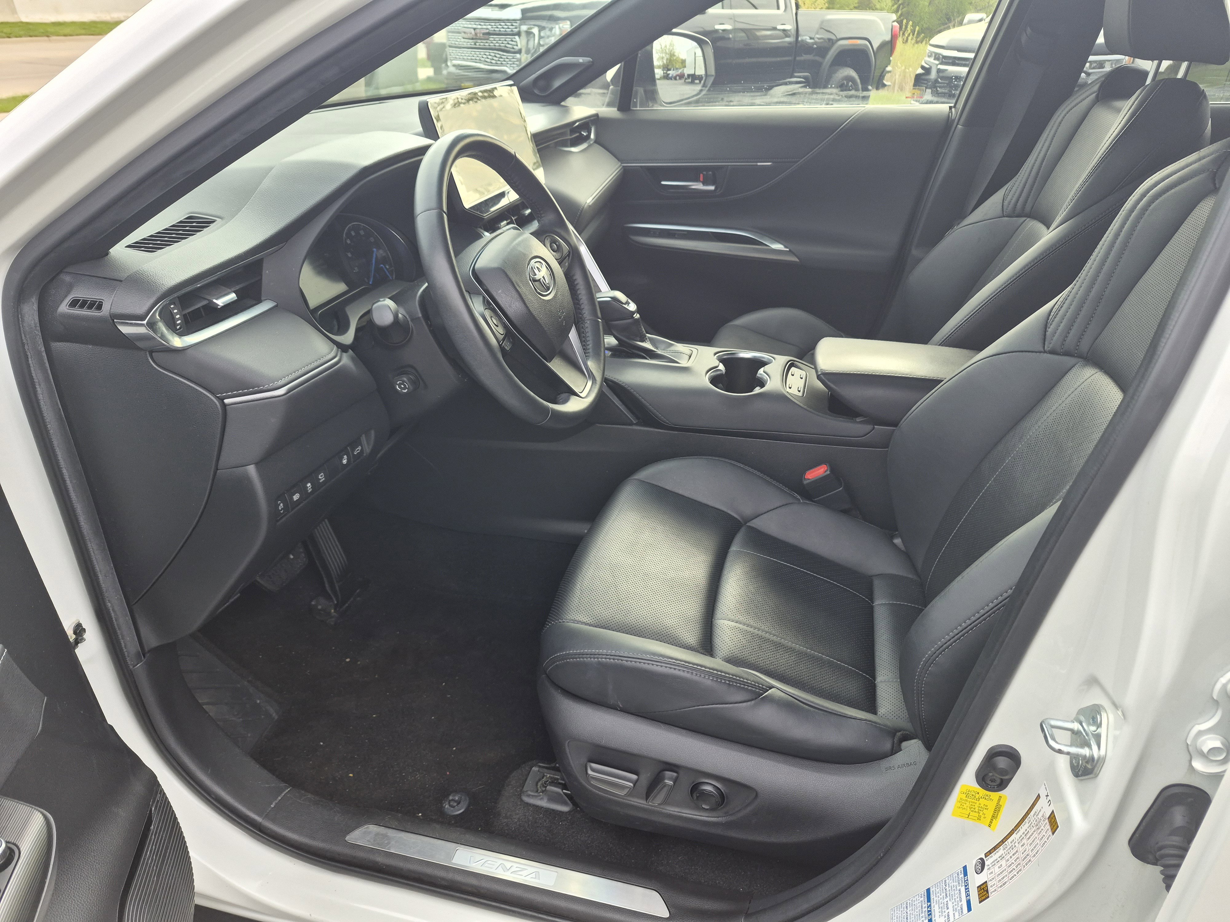Used 2021 Toyota Venza Limited w/ Advanced Technology Package AWD/4WD image 9