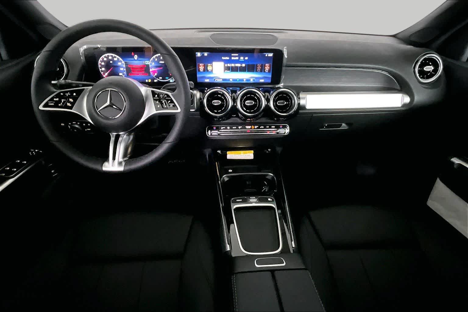 New 2026 Mercedes-Benz GLB 250 4MATIC image 8