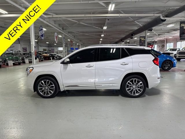 Used 2024 GMC Terrain Denali w/ Denali Premium Package image 2