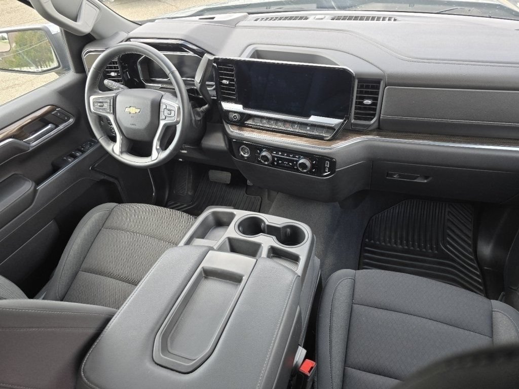 Used 2023 Chevrolet Silverado 1500 LT AWD/4WD image 19