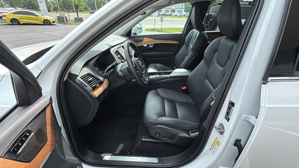 Certified 2024 Volvo XC90 B5 Plus w/ Protection Package Premier AWD/4WD image 24