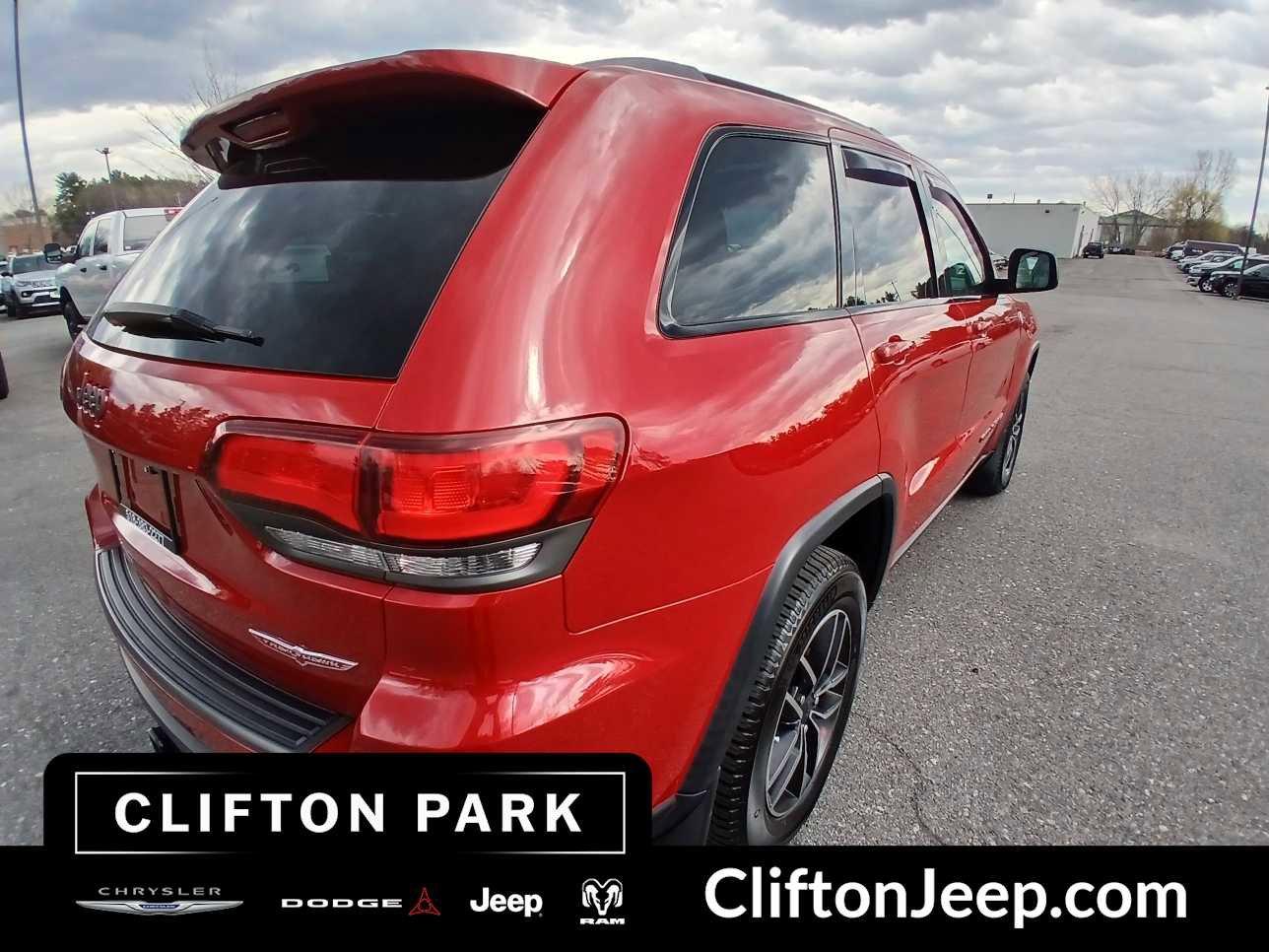 Used 2019 Jeep Grand Cherokee Trailhawk w/ Trailhawk Luxury Group AWD/4WD image 27