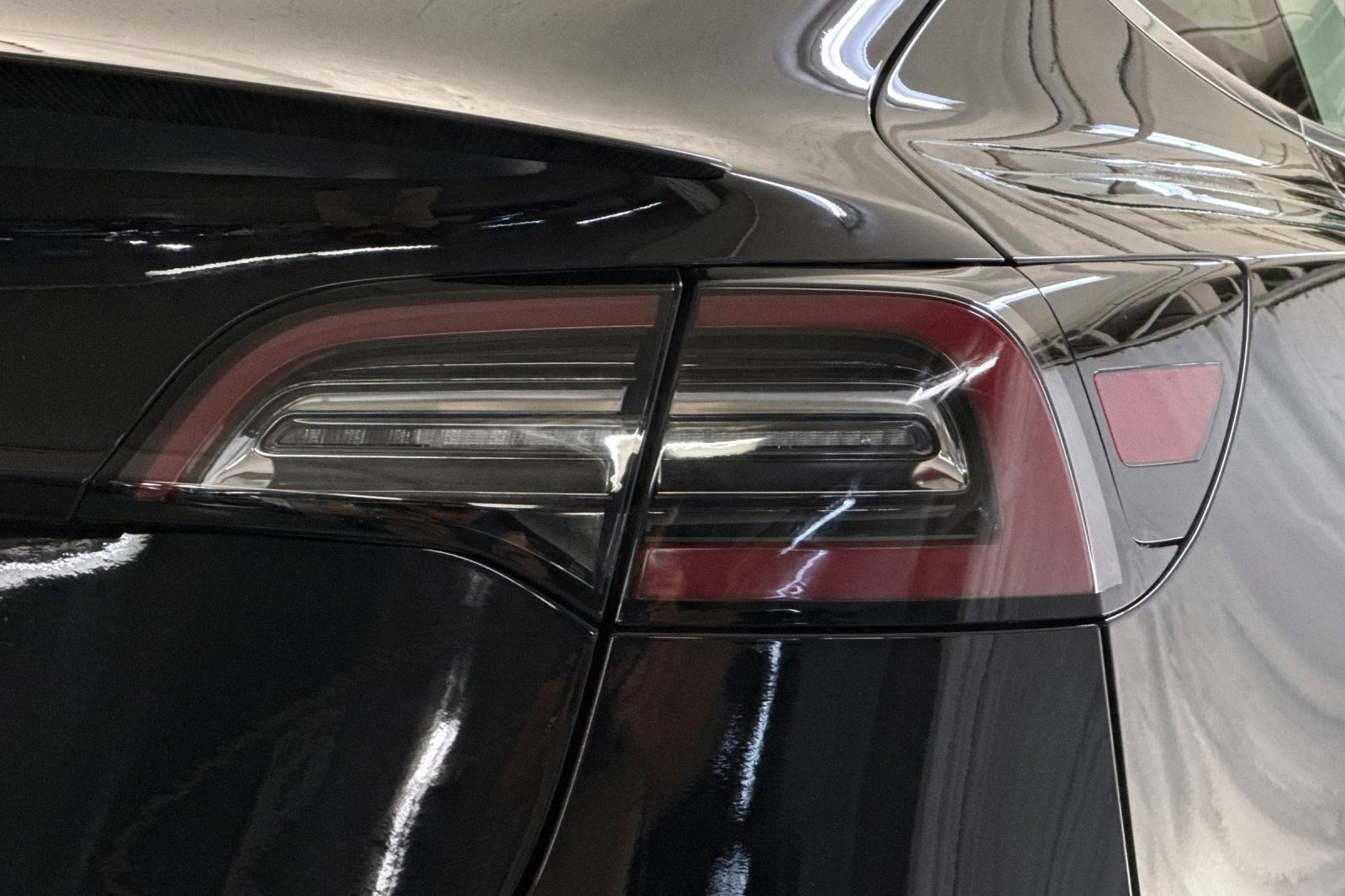 Used 2018 Tesla Model 3 Performance image 12