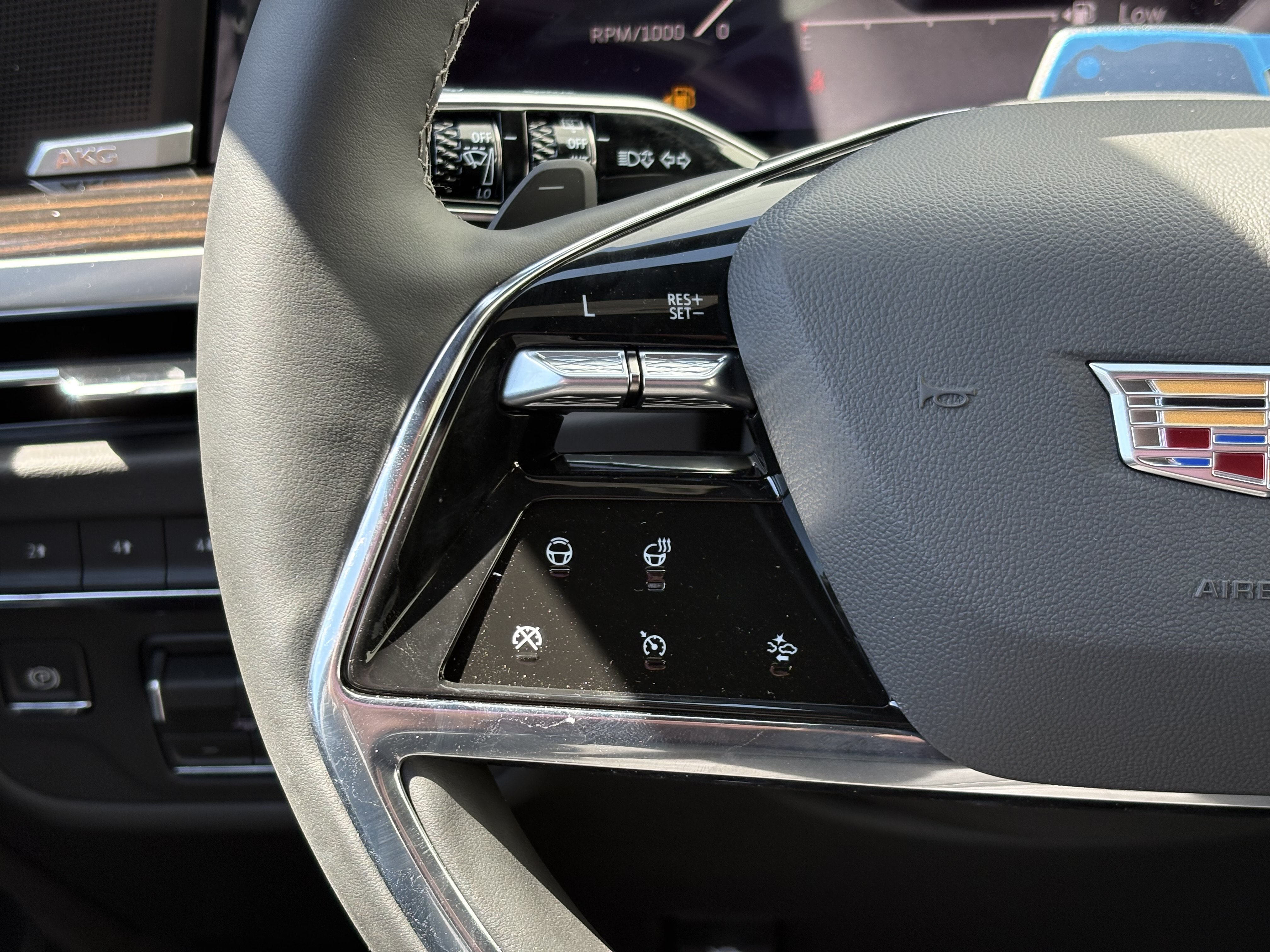 New 2026 Cadillac Escalade Luxury AWD/4WD image 16