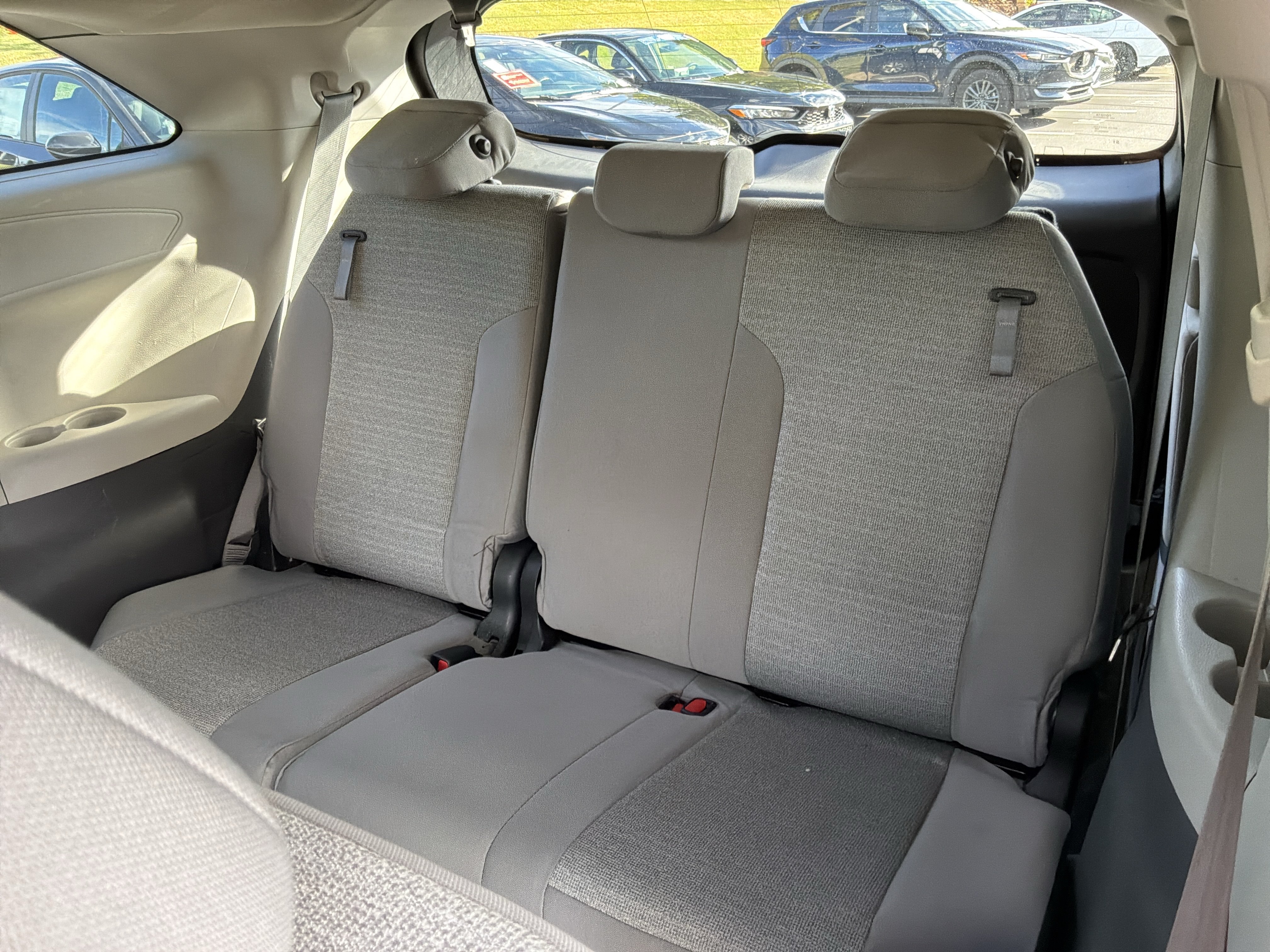 Used 2021 Toyota Sienna LE AWD/4WD image 31