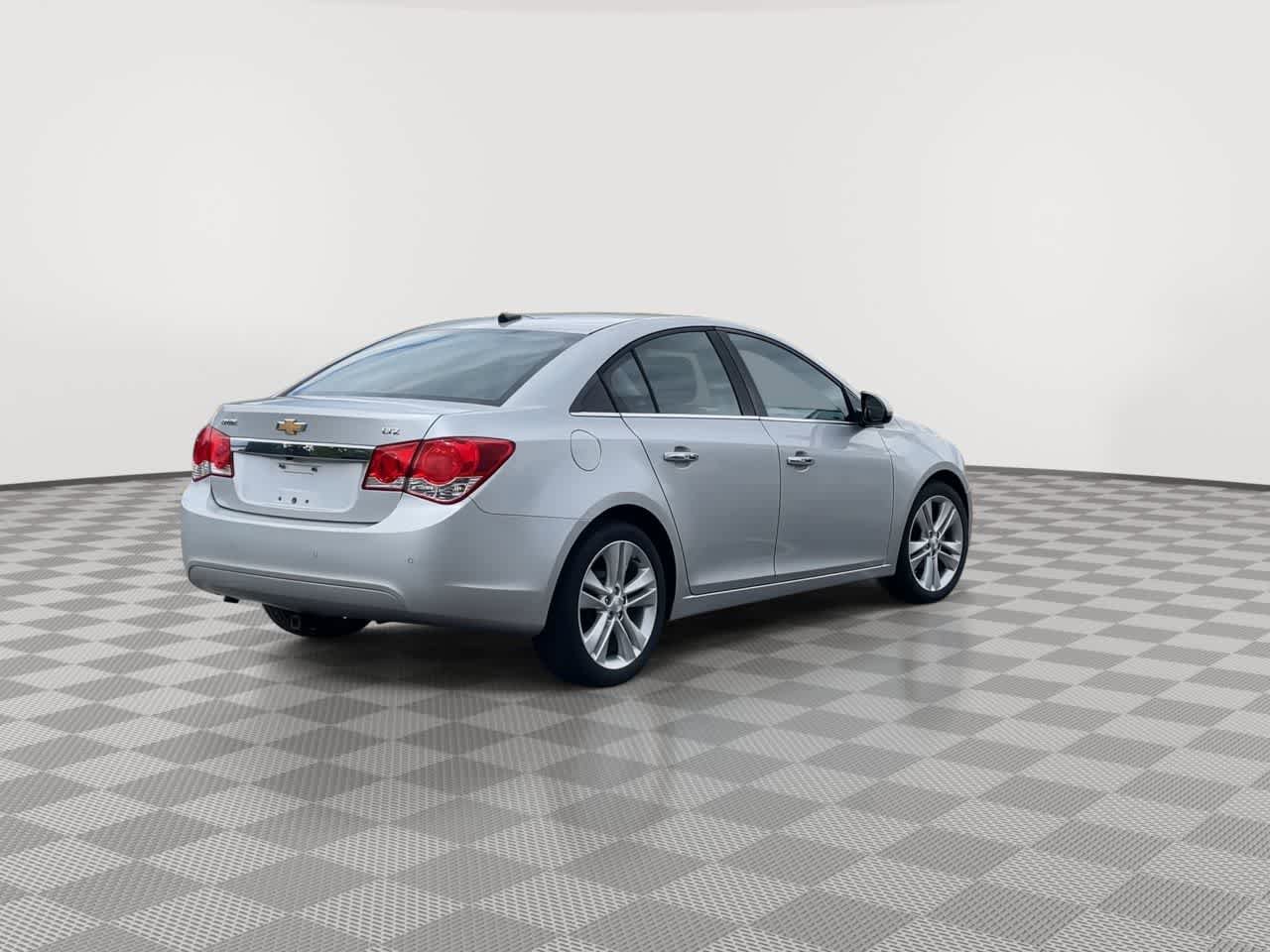 Used 2014 Chevrolet Cruze LTZ w/ Enhanced Safety Package FWD image 8