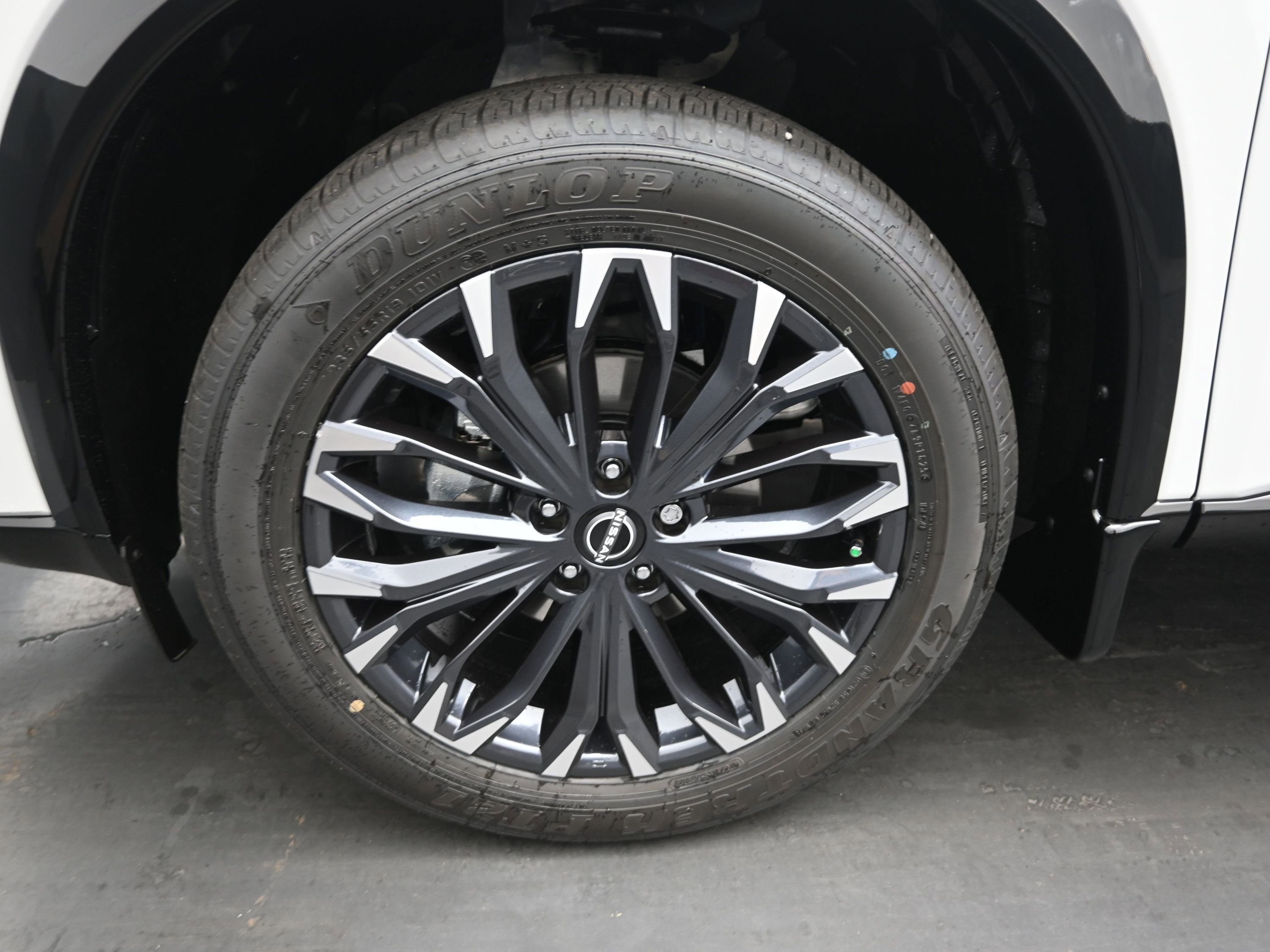 New 2025 Nissan Rogue Platinum w/ Platinum Premium Package image 9