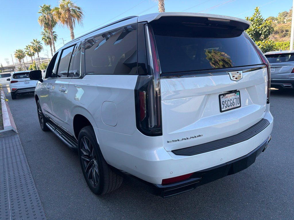 Used 2024 Cadillac Escalade ESV Sport AWD/4WD image 8