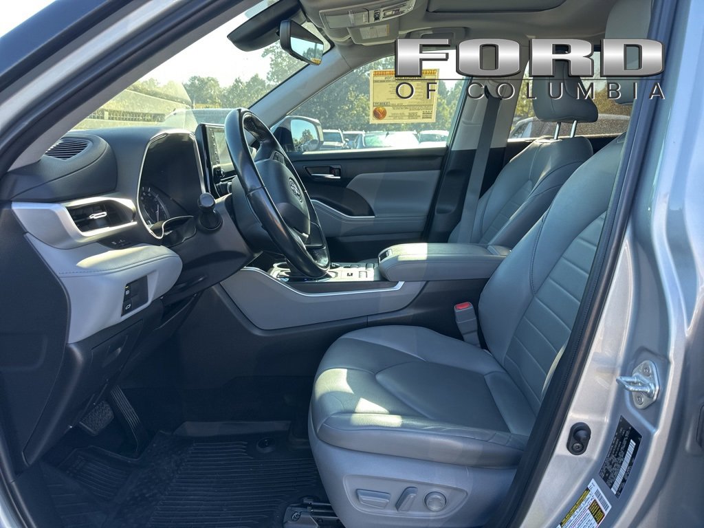 Used 2022 Toyota Highlander XLE image 18