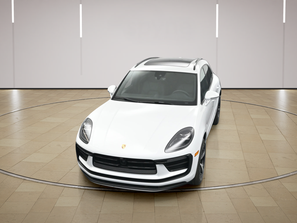 Certified 2026 Porsche Macan AWD/4WD image 32