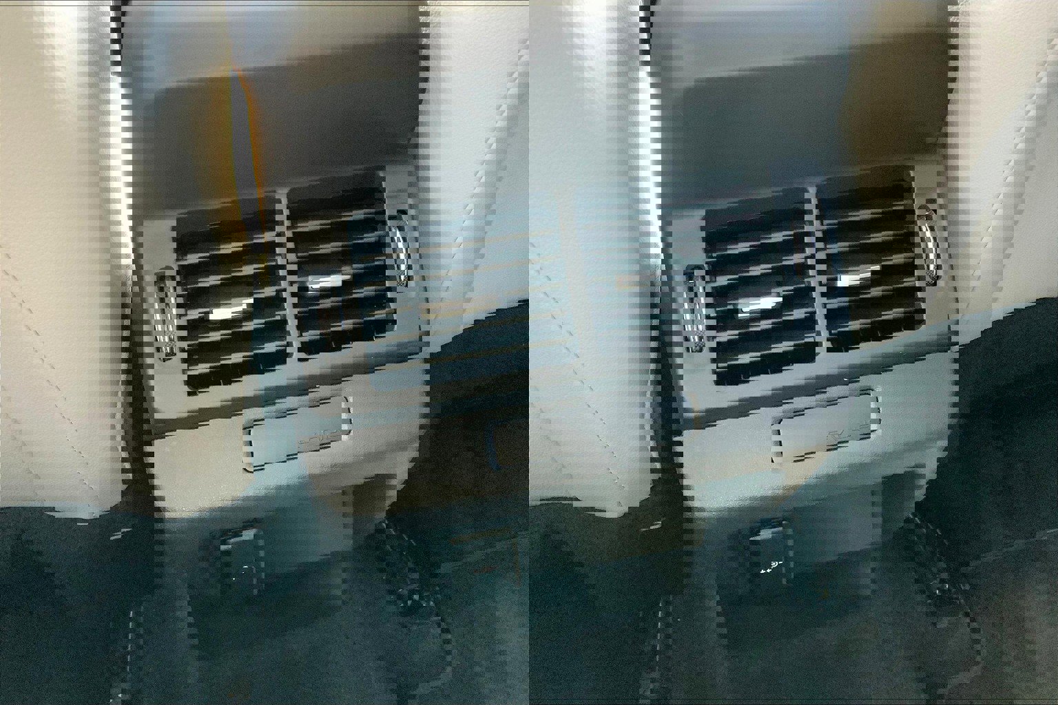 Used 2023 Land Rover Range Rover Evoque S image 36