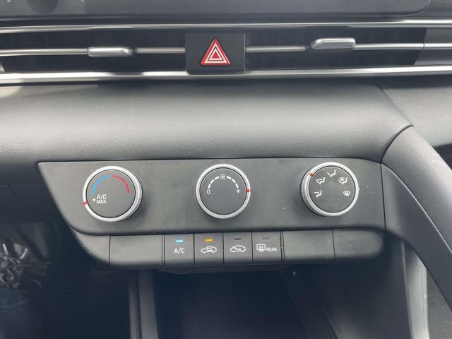 Certified 2024 Hyundai Elantra SE FWD image 26