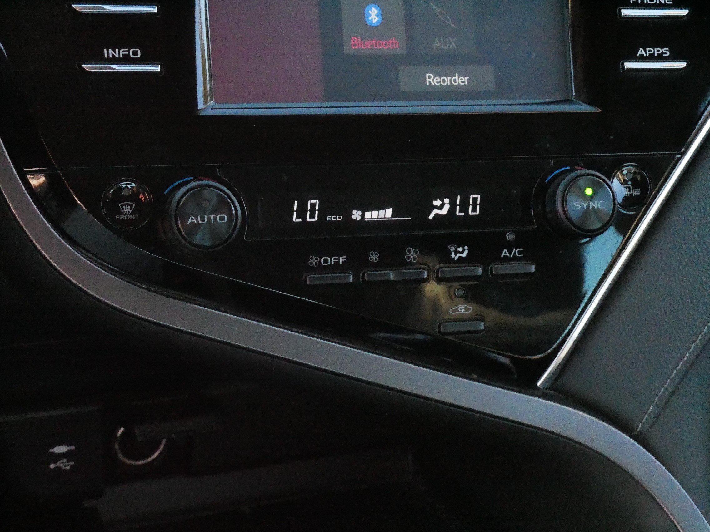 Used 2018 Toyota Camry XSE FWD image 23