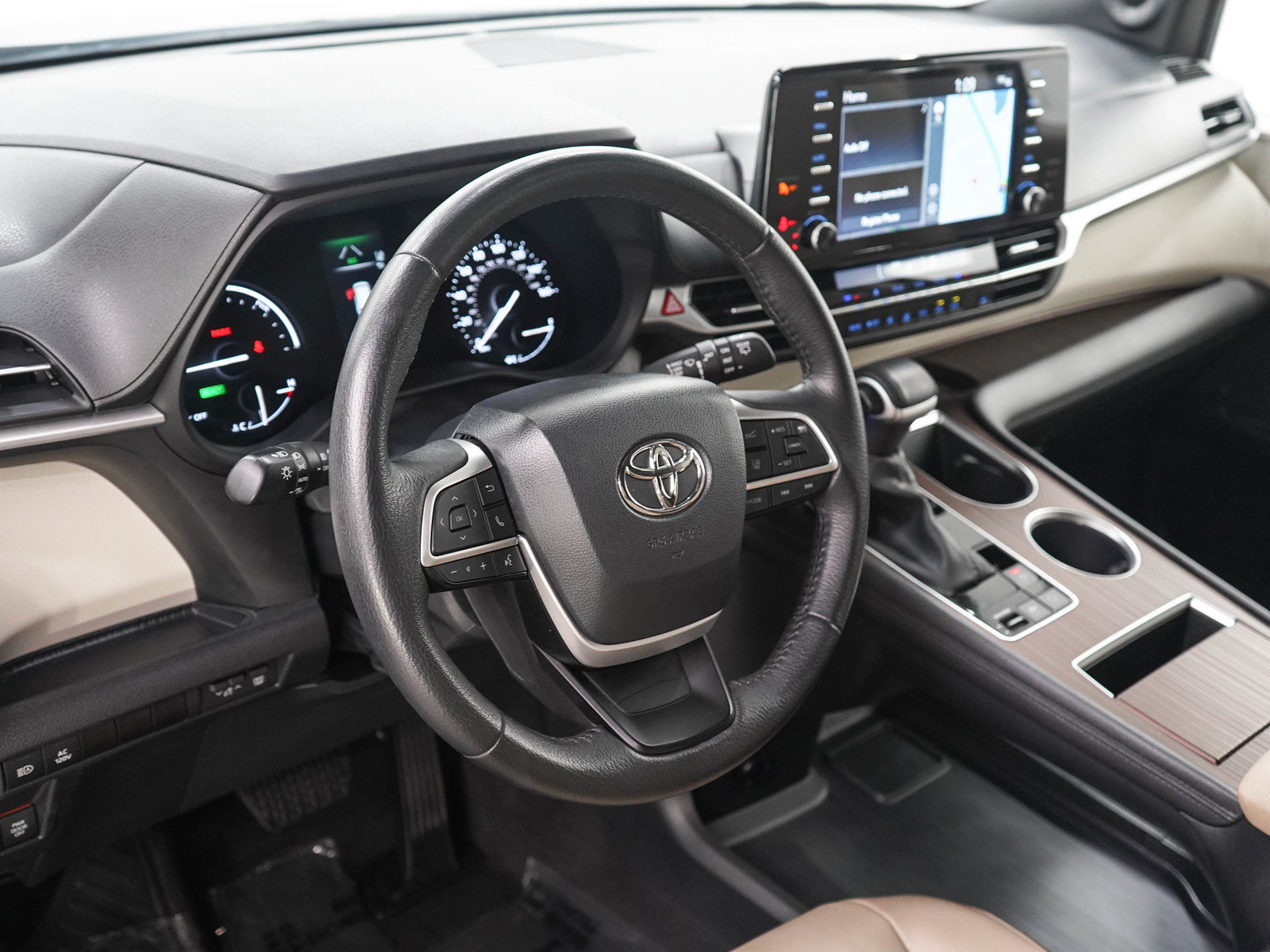 Used 2023 Toyota Sienna XLE w/ XLE Plus Package AWD/4WD image 22
