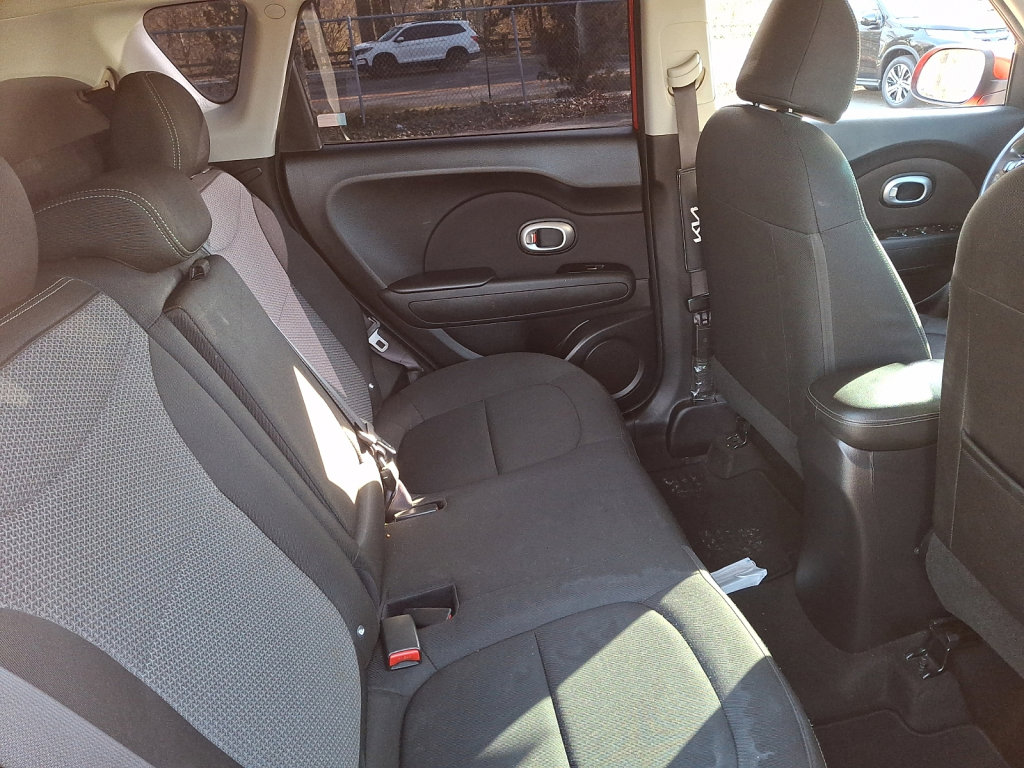 Used 2017 Kia Soul + FWD image 15