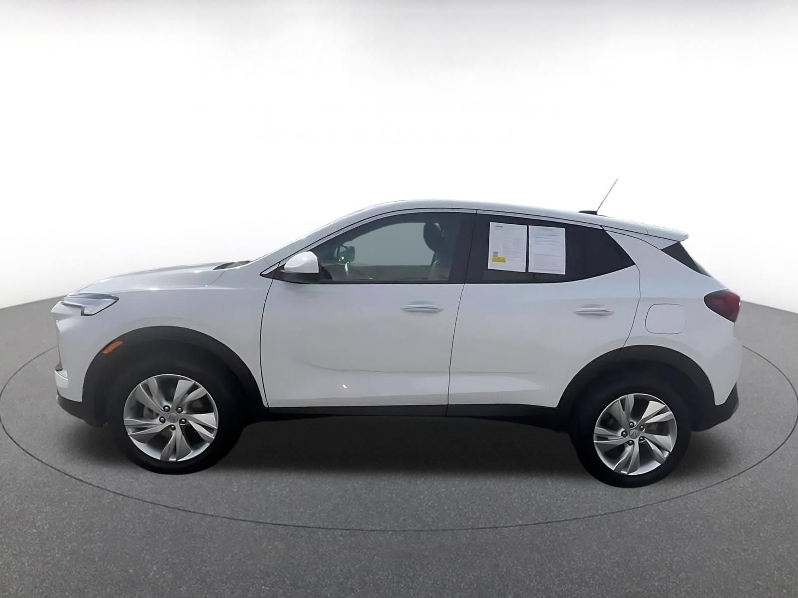 Used 2025 Buick Encore GX Preferred AWD/4WD image 8
