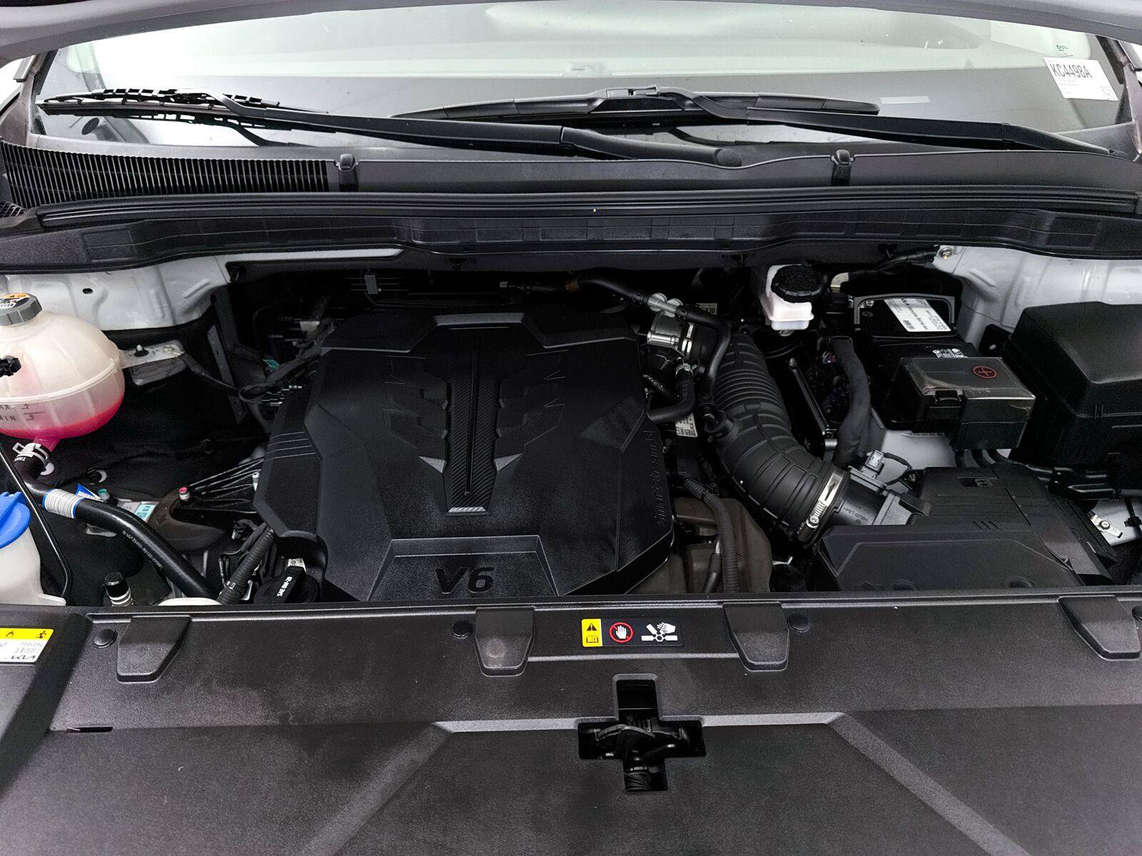 Used 2024 Kia Carnival SX FWD image 8