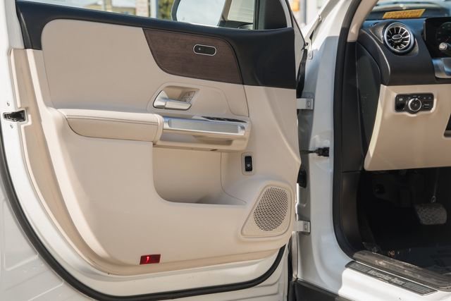 Used 2022 Mercedes-Benz GLB 250 4MATIC image 38