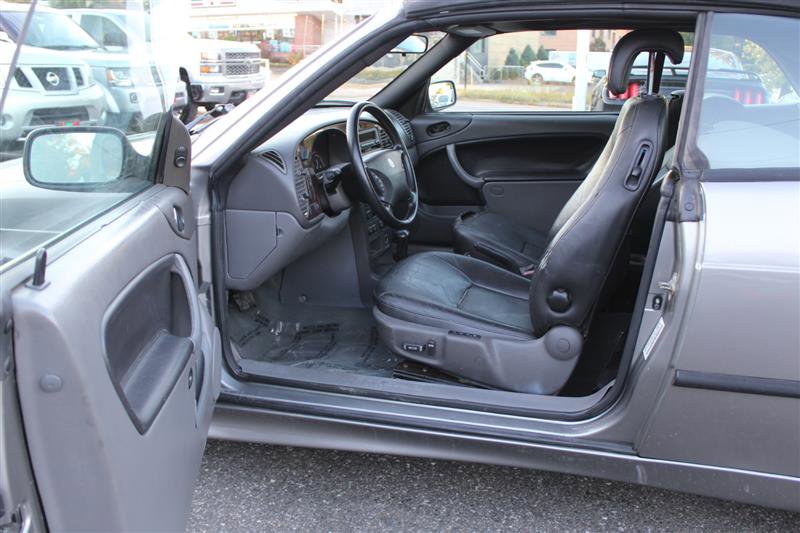Used 2003 Saab 9-3 SE image 4