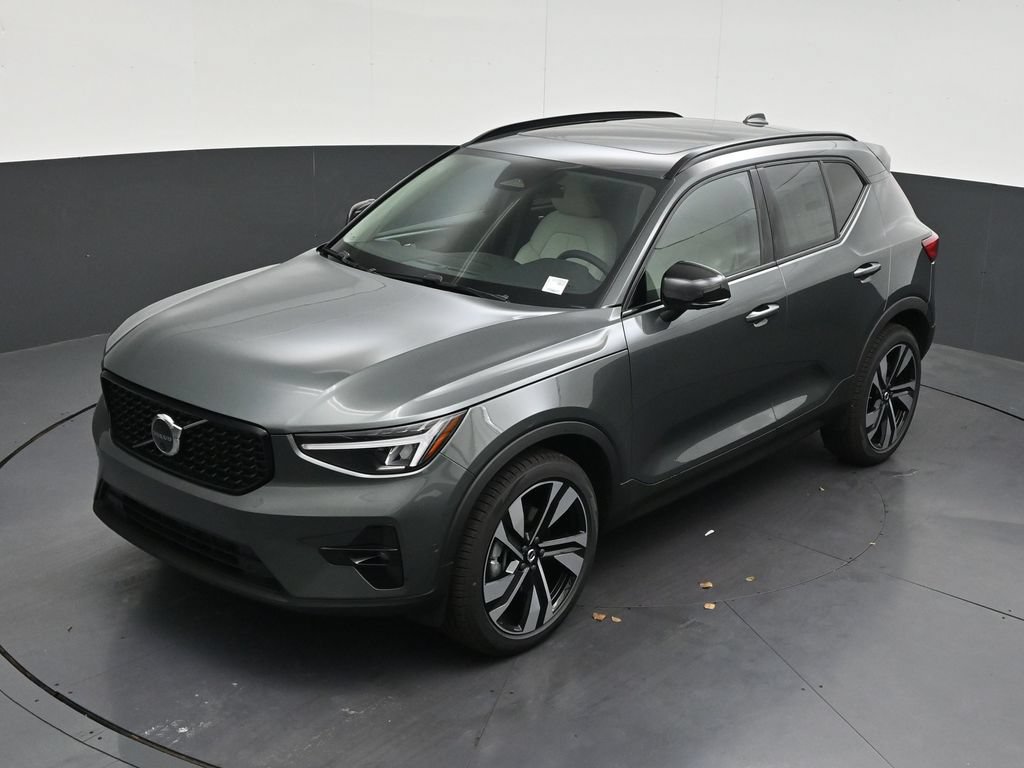 New 2026 Volvo XC40 B5 Plus AWD/4WD image 13