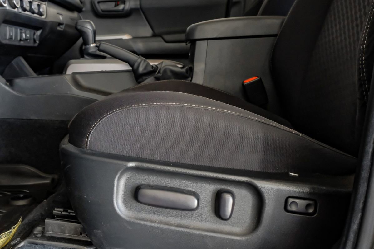 Used 2023 Toyota Tacoma SR5 w/ Trail Edition image 30