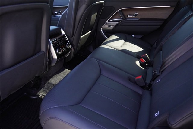 Used 2023 Land Rover Range Rover SE image 14