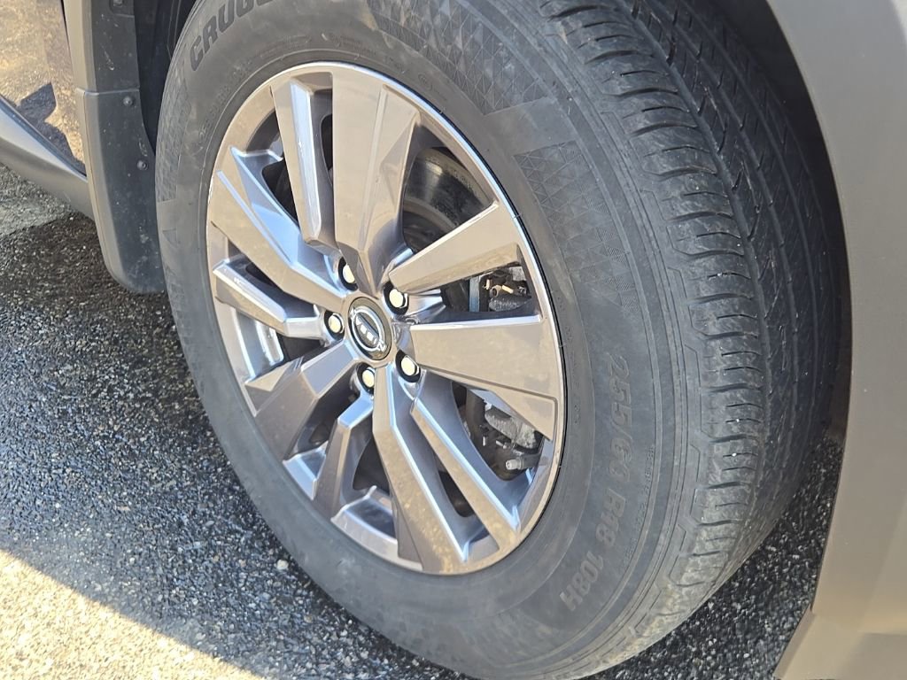 Used 2023 Nissan Pathfinder SV w/ SV Premium Package image 4