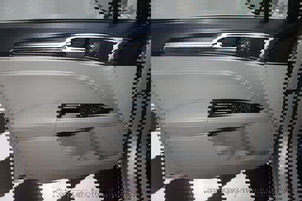 Used 2017 Ford Fusion SE image 11