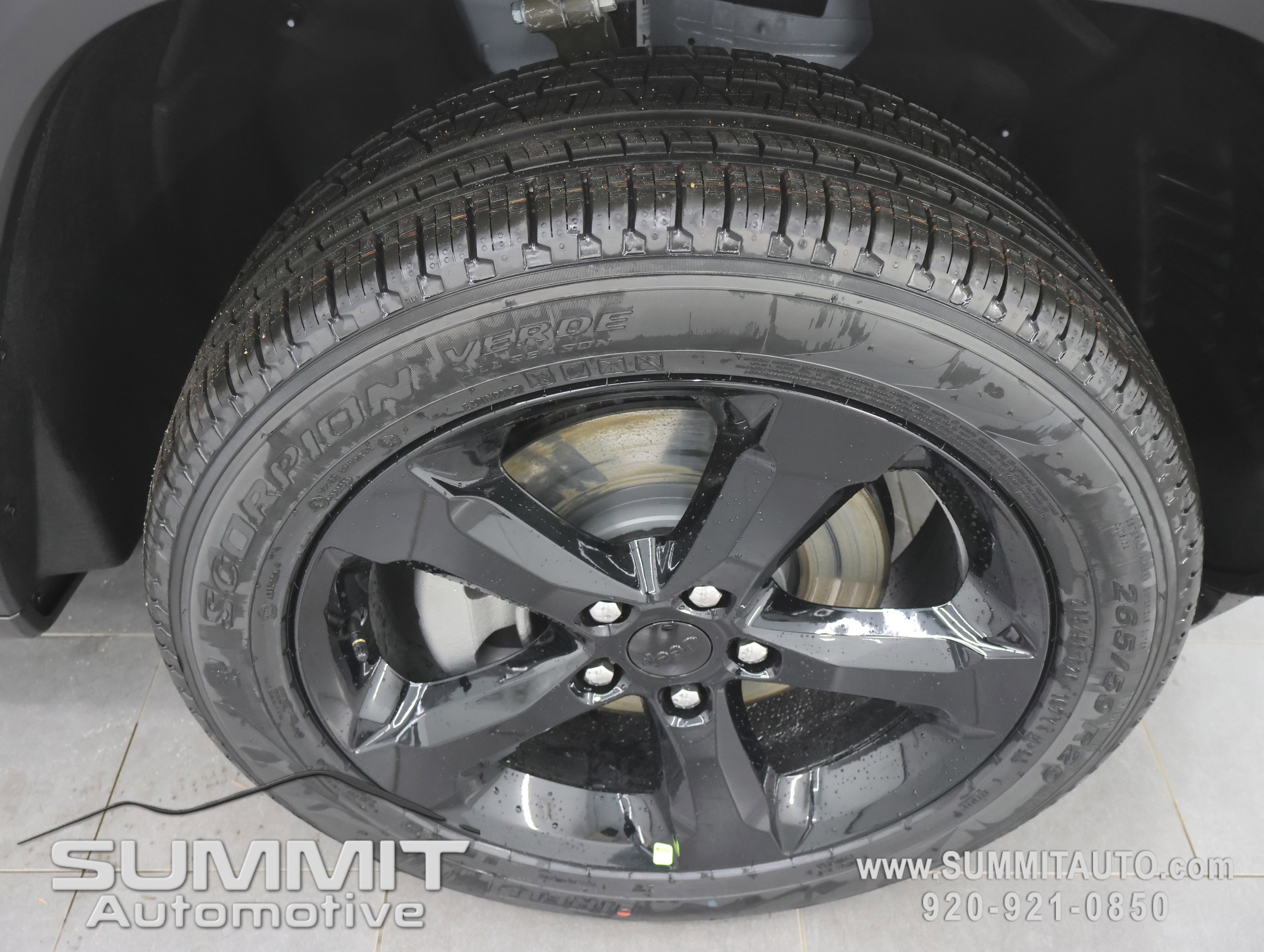 New 2026 Jeep Grand Cherokee L Limited image 3