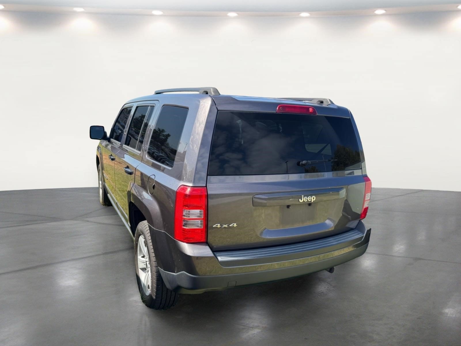 Used 2015 Jeep Patriot Sport w/ Power Value Group AWD/4WD image 18