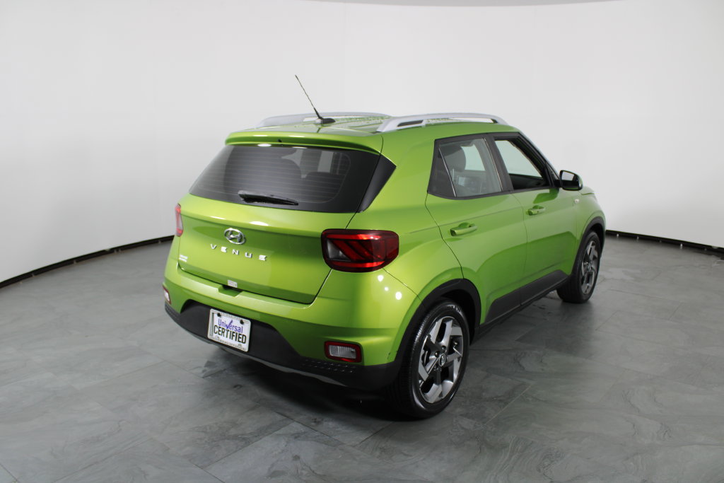 Certified 2024 Hyundai Venue SEL FWD image 4