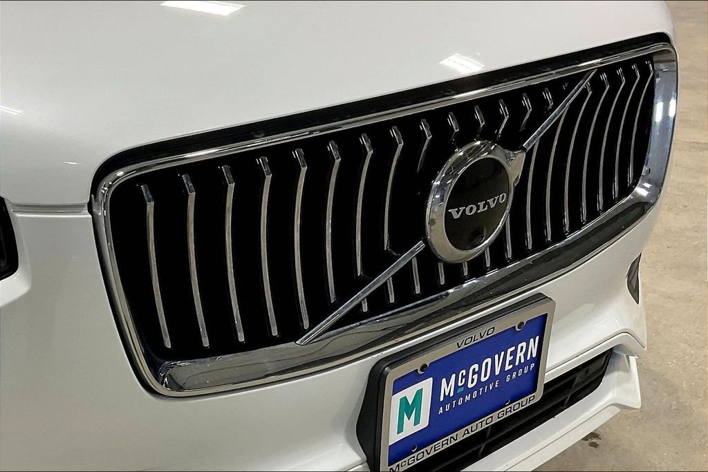 Certified 2022 Volvo XC90 T6 Momentum w/ Advanced Package AWD/4WD image 32