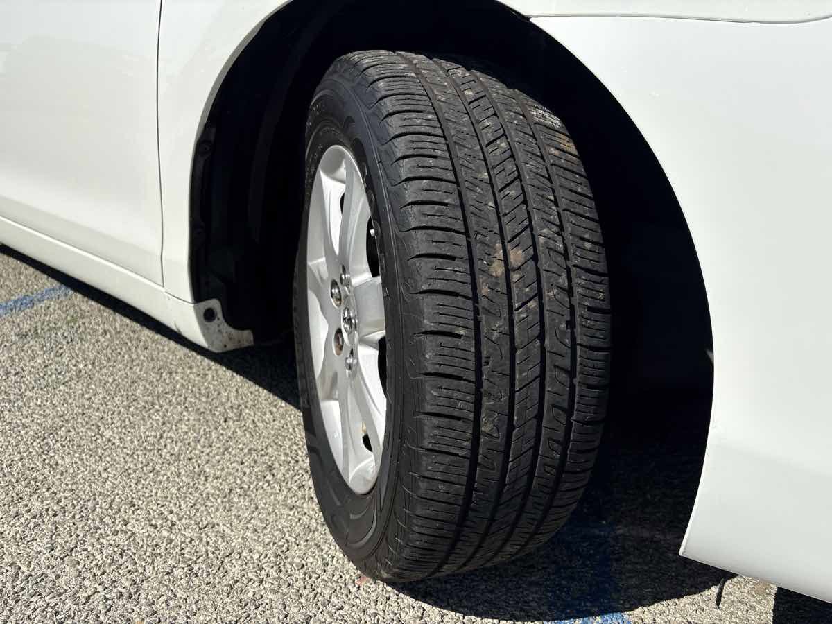 Used 2011 Toyota Camry LE image 8