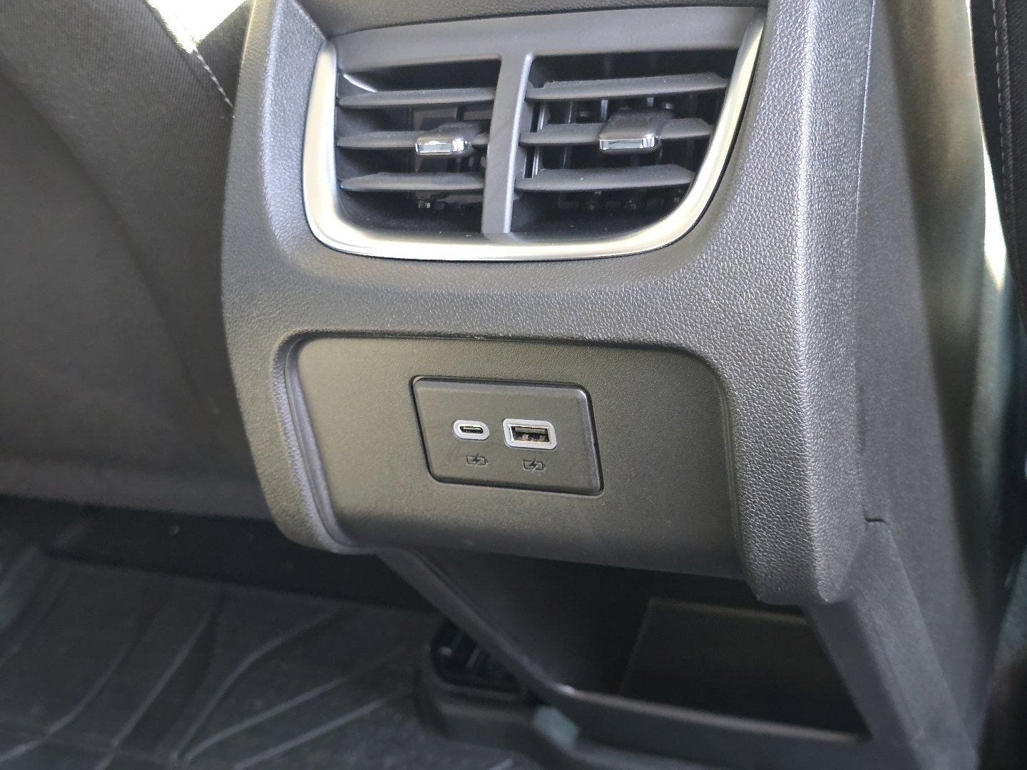 Used 2023 Chevrolet Blazer LT w/ Midnight/Sport Edition FWD image 25