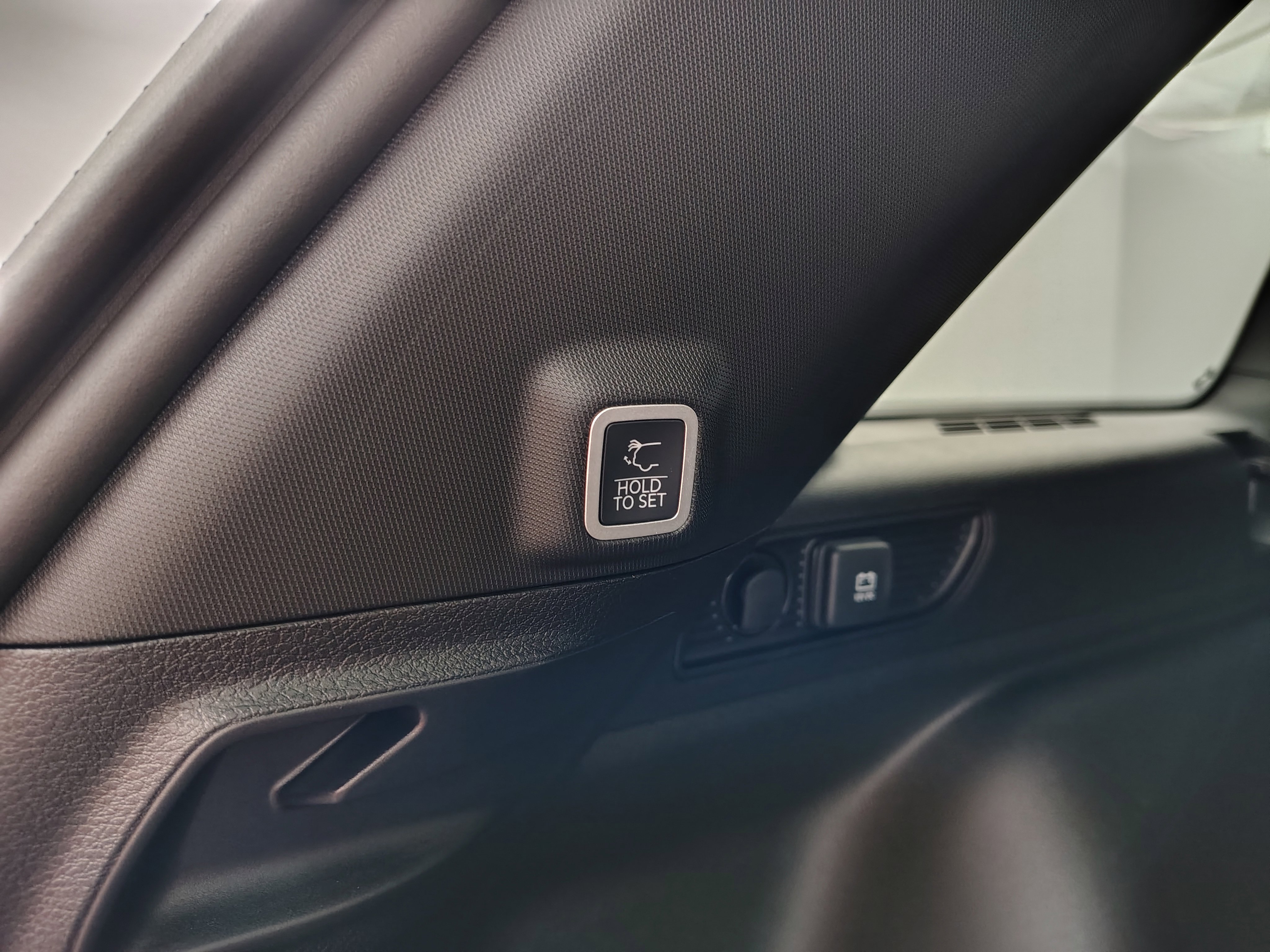 New 2025 Jeep Grand Cherokee Altitude image 15