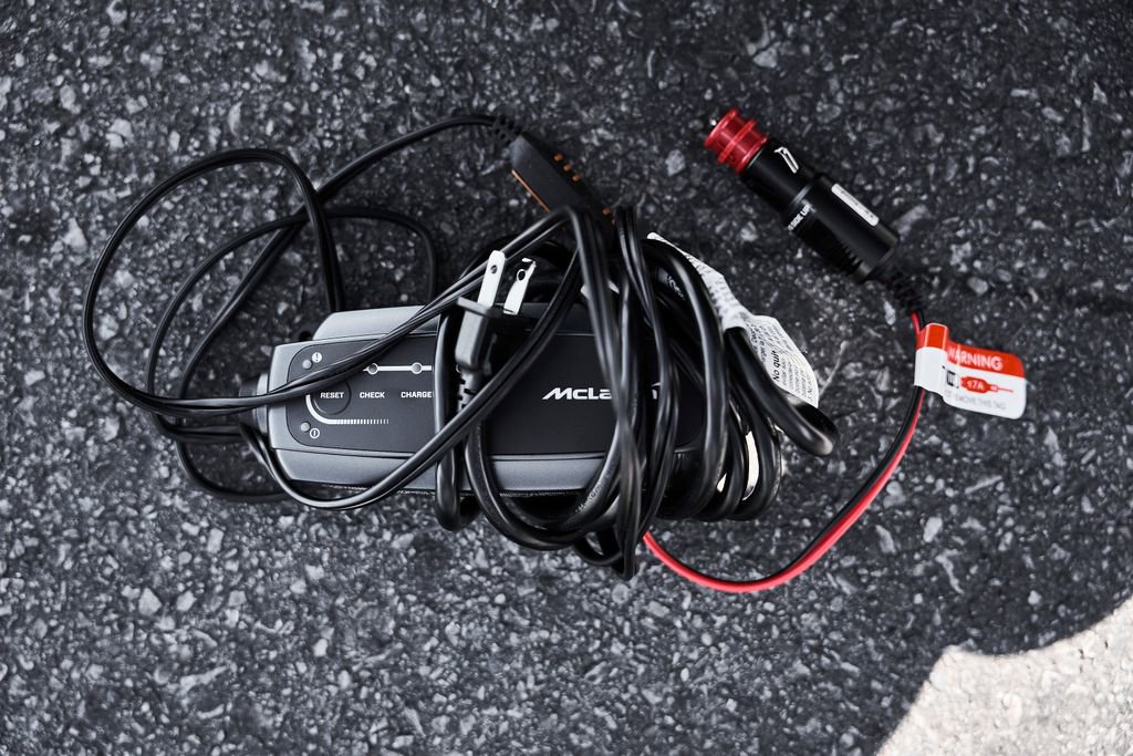 Used 2024 McLaren Artura RWD image 13