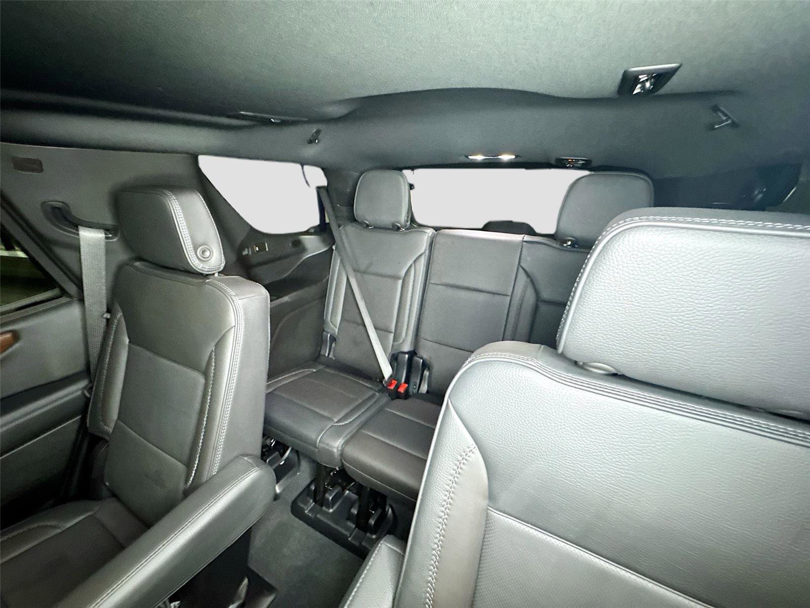 Used 2026 GMC Yukon Denali w/ Sun & Power Step Package AWD/4WD image 18
