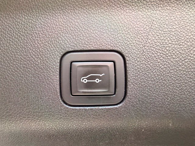 Used 2024 Chevrolet Suburban High Country AWD/4WD image 13