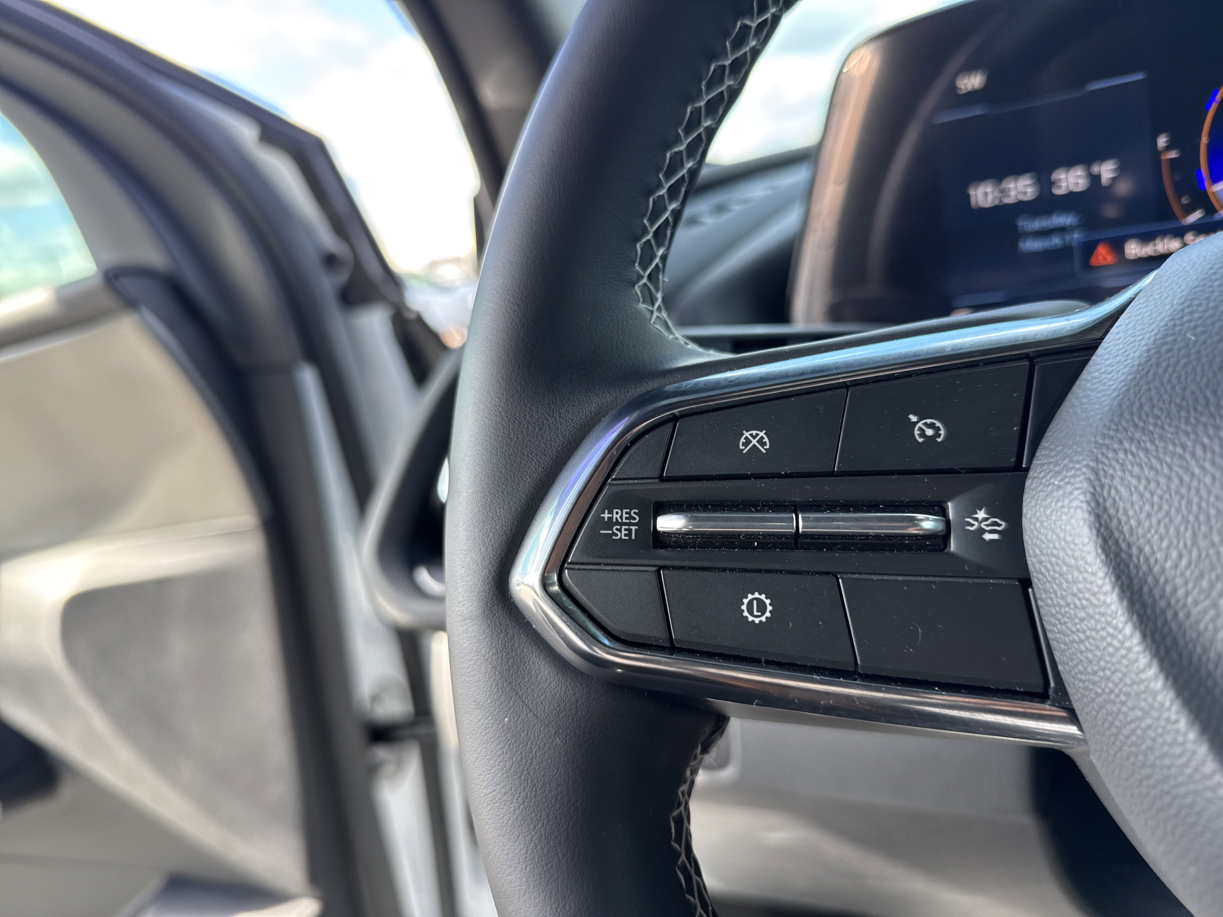 Used 2026 Chevrolet Traverse LT w/ Driver Confidence Package image 19