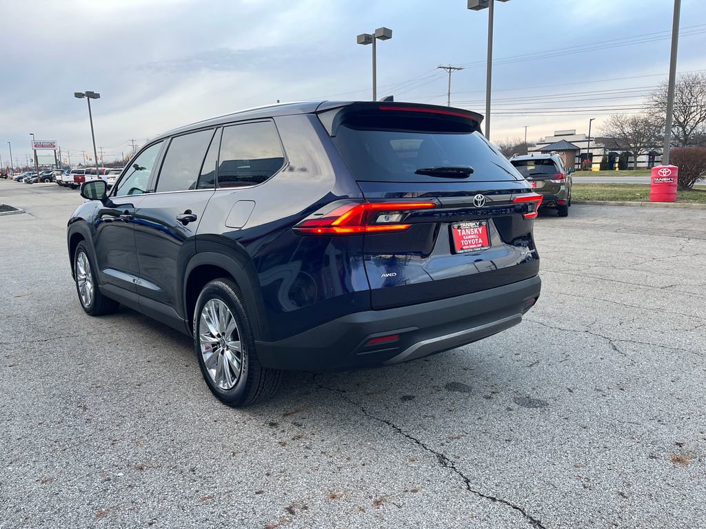 Certified 2025 Toyota Grand Highlander Platinum image 3