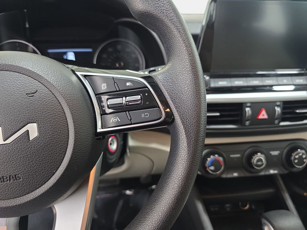 Used 2023 Kia Forte LXS w/ LXS Technology Package image 18