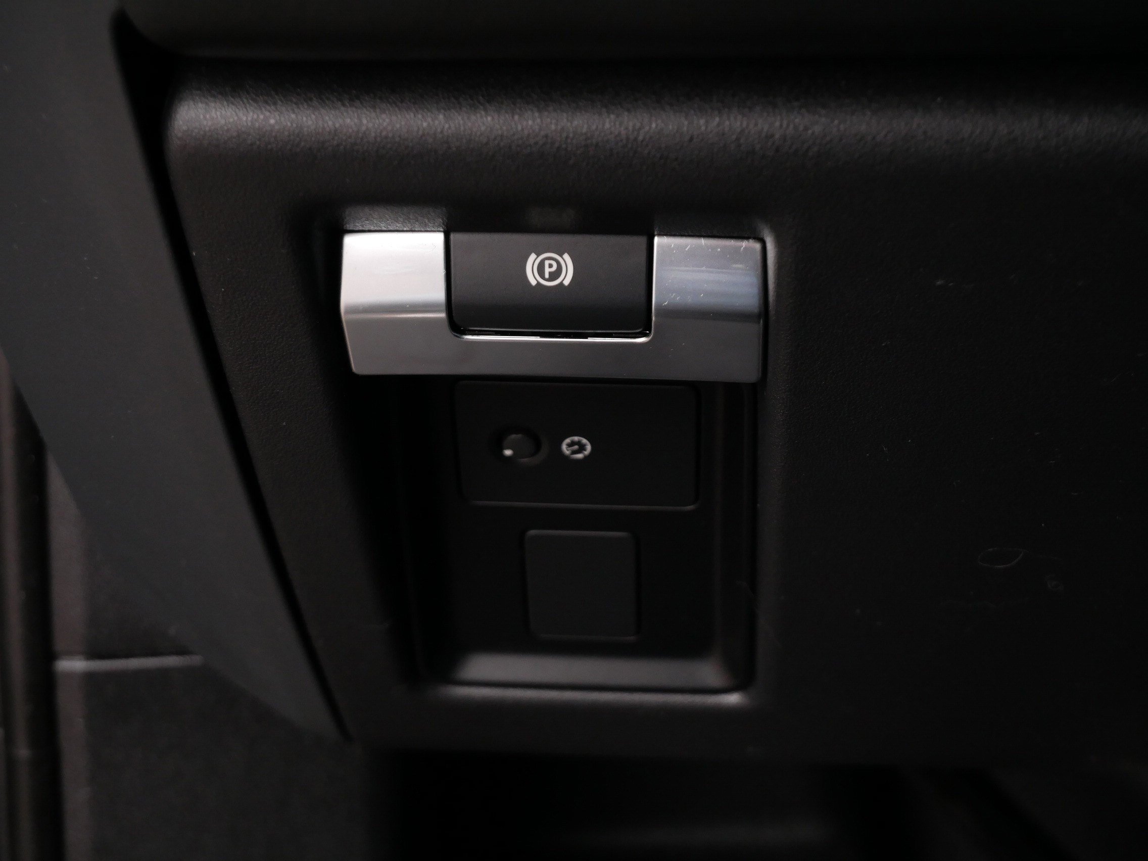 Used 2023 Land Rover Defender 90 X image 26