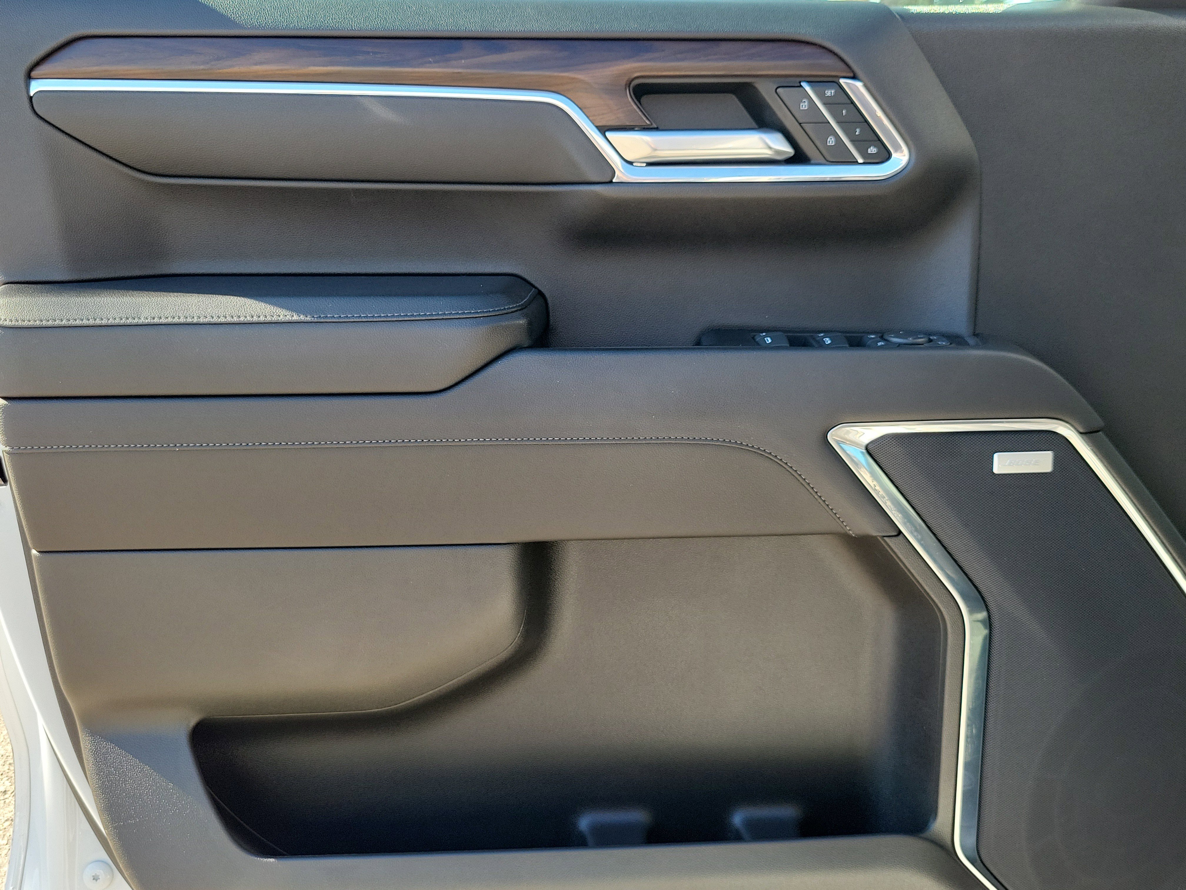 Used 2023 GMC Sierra 1500 SLT w/ SLT Premium Package image 23